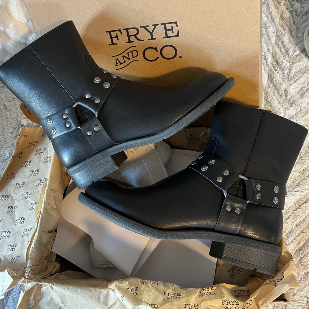 FRYE AND CO. Black Leather Harness Ankle Boots